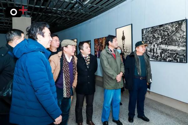 中国艺术摄影学会主席邀请展今日在中华世纪坛开展