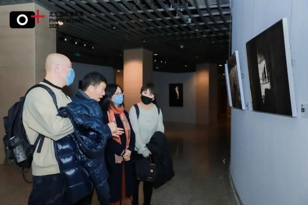 中国艺术摄影学会主席邀请展今日在中华世纪坛开展