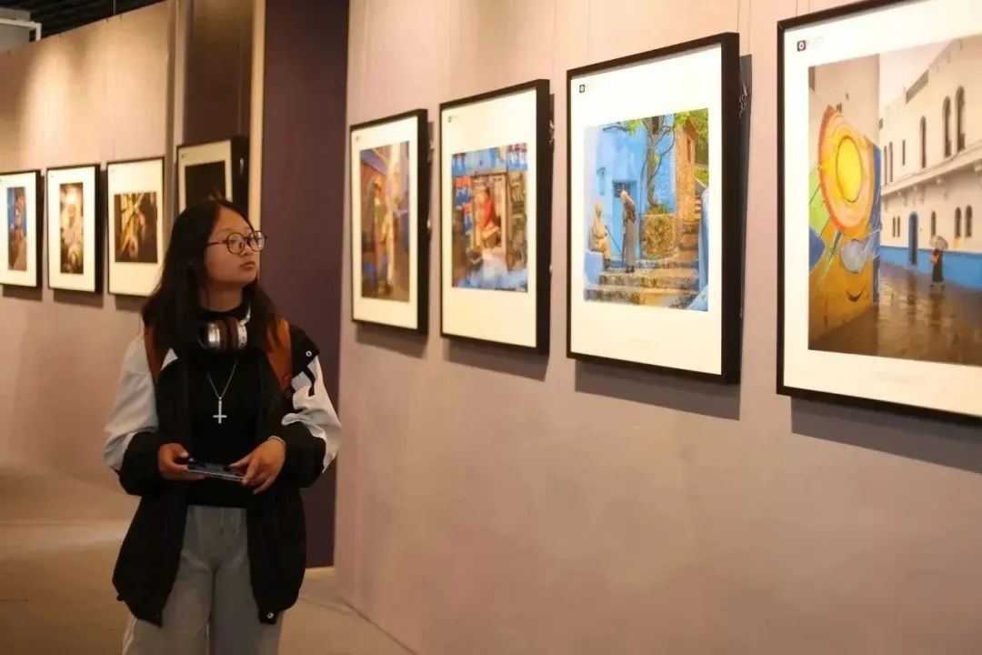 “观”十国摄影组织主席作品联展 一带一路“品”文化风情